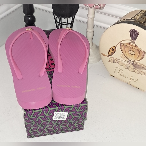 Tory Burch Magnolia Pink Solid Thin Flip Flop PVC/EVA NWB Size 8 - Picture 3 of 7